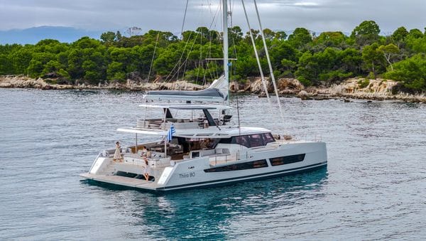 FOUNTAINE PAJOT THIRA 80